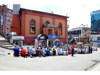 Ramazan Ayının İlk Cuması Kılındı
