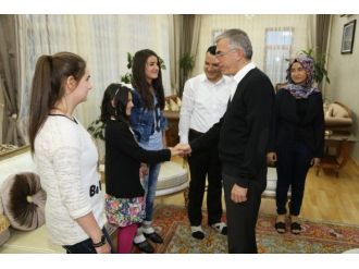 Aksaray’da İlk İftar Çocuklarla