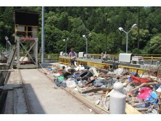 Hes’ler Elektrik Üretirken Bir Yandan Da Dereleri Temizliyor