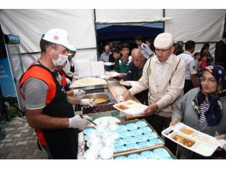 Her Gün Binlerce Kişiye Sıcak Yemek