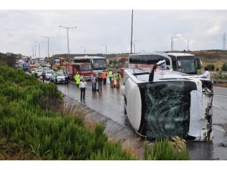 İzmir-aydın Otobanında Kaza: 46 Yaralı