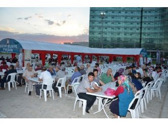 Yeşilyurt Belediyesi İftar Çadırı Kurdu