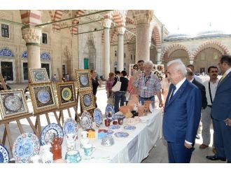 Selimiye Camii Bahçesinde Yıl Sonu Sergisi Açıldı