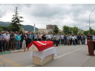 Polis Cenazesi Yürekleri Burktu