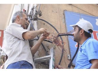 Hakkari’deki Kablo Hırsızlığının Önüne Geçilemiyor