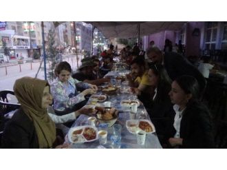 Hakkari Belediyesi İftar Çadırı Açtı