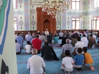 Tepe Altı Mahalle Cami Dualarla İbadete Açıldı