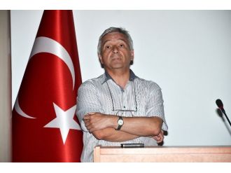 Biyoloji Günleri’nde ’Altın Çilek’ Konferansı