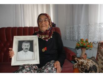 Babasının İstiklal Madalyasını Onurla Taşıyor