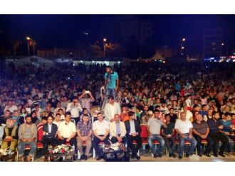 Grup Dergah Konserine Yoğun İlgi