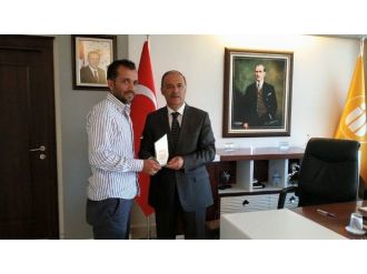 Mafsad’tan Rektör Çelik’e Plaket