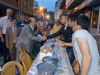 Başkan Gümrükçüoğlu Hayratlılar’la İftarda Buluştu