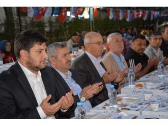 Körfez’de İlk İftar Sofrası Kuruldu