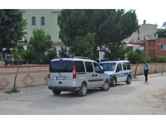 Hırsızlar Ramazan Dinlemedi , Caminin Önündeki Aracı Soydular