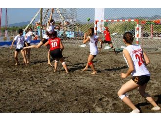 Köyceğiz’de Plaj Hentbol Turnuvası Yapıldı