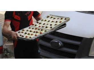 Tatlı Çeşitlerinin Üstü Açık Taşınması Tepkilere Neden Oldu