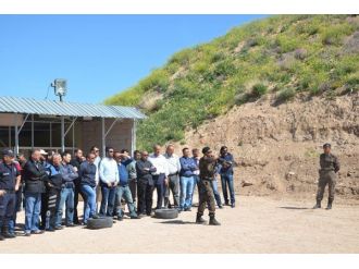 Niğde Polisine Uzun Namlulu Silah Atışı Eğitimi Verildi