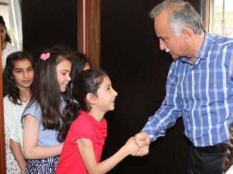 Karikatürün Şampiyonları Bayraklı’dan