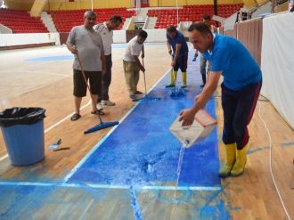 Menderes Spor Salonu Bakıma Alındı
