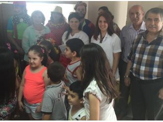Tedavi Gören Çocuklar Tiyatro İle Güldü