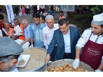 Başkar Gürkan, İftar Çadırı’nda Vatandaşlarla Bir Araya Geldi
