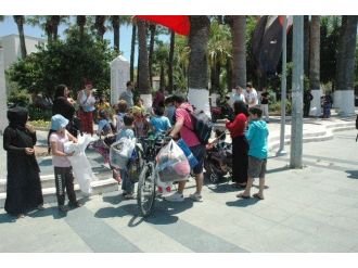 Bodrum’da Suriyelilere Bir Yandan Yardım Bir Yandan Tepki