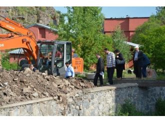 Belediye Başkanı Ve Meclis Üyeleri Alt Yapı Çalışmaları Yerinde Denetledi