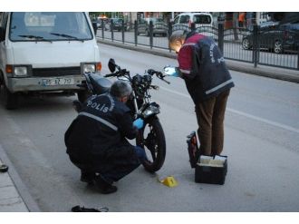Motosikletin Çarptığı Yaşlı Adam Yaralandı