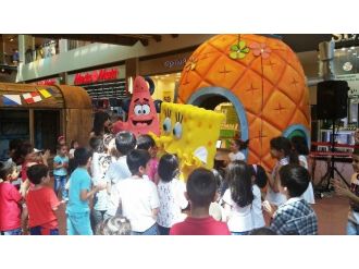 Forum Gaziantep’in Minik Ziyaretçileri Sünger Bob’u Çok Sevdi