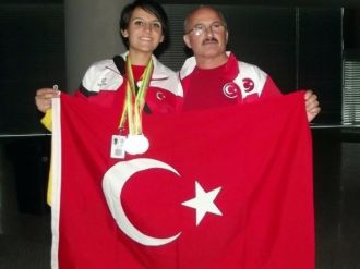 Bilek Güreşinde Gülhan Bilgiç Avrupa Üçüncüsü Oldu