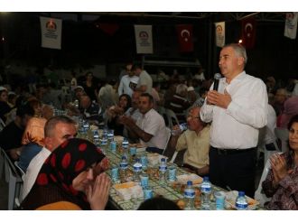 Başkan Zolan Karaman’da Düzenlenen İftar Sofrasında Vatandaşlarla Buluştu
