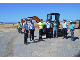 Büyükşehir Sarımsaklı Plajlarında Start Aldı