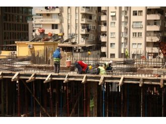 İnşaat İşçileri ‘Ölümüne’ Çalışıyor