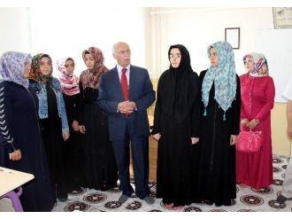 Müftü Gül, Hafızlık Eğitimini Tamamlayan Öğrencileri Tebrik Etti