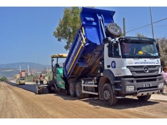Demre’de Sıcak Asfalt Çalışmaları Devam Ediyor