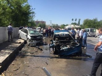 Erçiş’te Trafik Kazası: 2 Ölü, 1 Yaralı