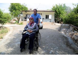 Erdemli Belediyesi, Engelli Vatandaş İçin Parke Yol Yaptı