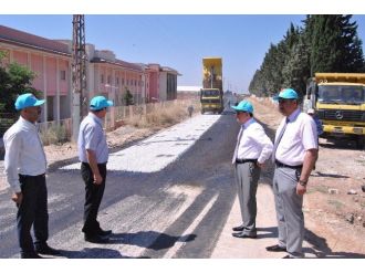 Köylerin Yollarının Yapımı Sürüyor