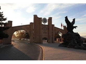 Atatürk Üniversitesi İlk 8’e Girdi