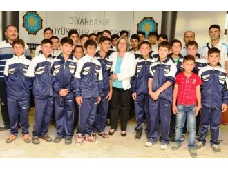 Erciş Belediye Spor U-13 Futbol Takımı Bölge Birincisi Oldu
