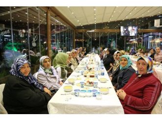 İlahiyatçı Döngeloğlu: “Ramazan Birbirimizi Yeniden Tanımaya Fırsat Veren Bir Aydır”