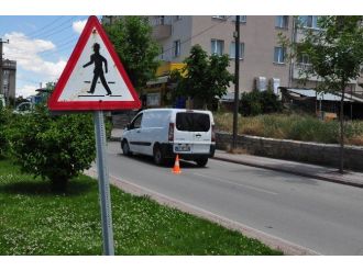 Karşıdan Karşıya Geçmek İsterken Canından Oldu