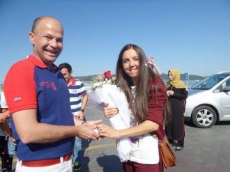 Feribot İskelesi’nde Sürpriz Evlilik Teklifi