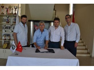 Salihli Belediyespor Nihat Umut İle Anlaştı