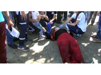 Otomobil Yolun Karşısına Geçmeye Çalışan Kadına Çarptı