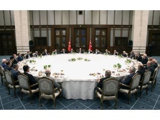 Erdoğan İftar Yemeğinde İlim Adamlarını Ağırladı