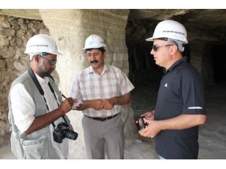 Unesco Temsilcisi Kothari, Dünyanın En Büyük Yeraltı Şehrinde İncelemelerde Bulundu