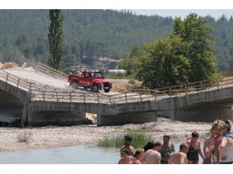 Muğla’da Tehlikeli Köprü