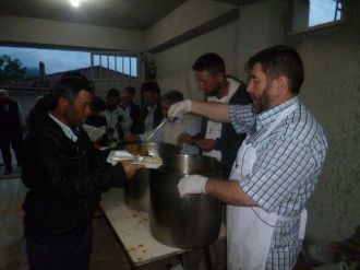 Ağlan Köy Muhtarından İftar Yemeği