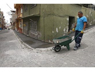 Konak’ta Vatandaş İstedi Kaldırımlar Değişti
